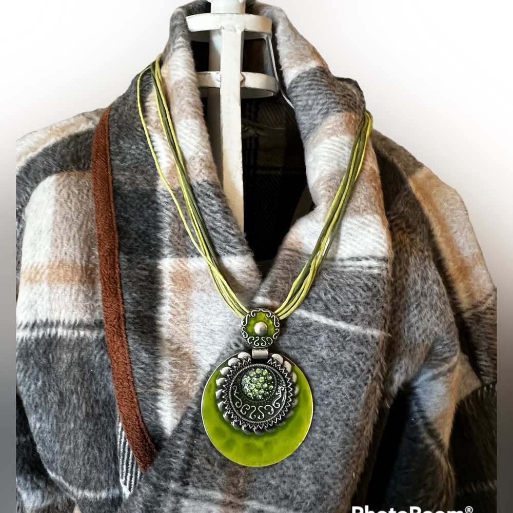 Christopher & Banks necklace